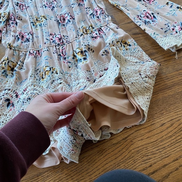 Xhilaration Light Pink Floral Lace Romper - Picture 5 of 6